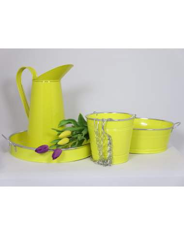 Set gelb: bestehend aus Tablett, Kanne, Schale, Blumenhänger alles aus Metall Set gelb: bestehend aus Tablett, Kanne, Schale, Blumenhänger alles aus Metall